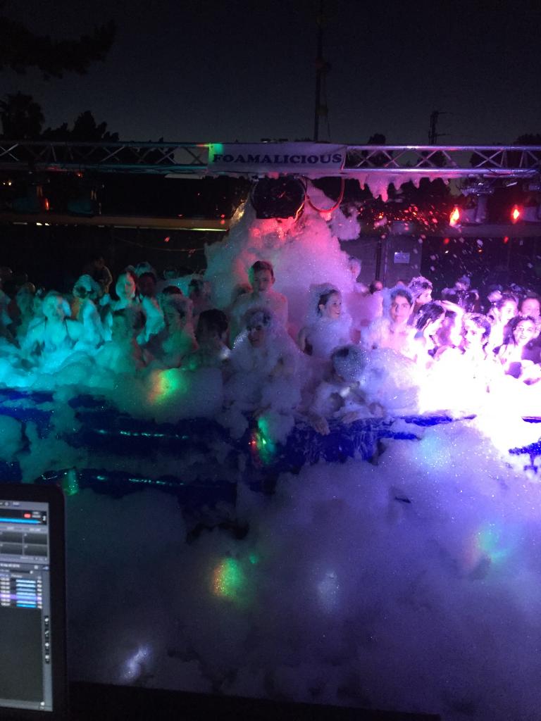 Massive foam! Foam machine sales, foam party services and foam